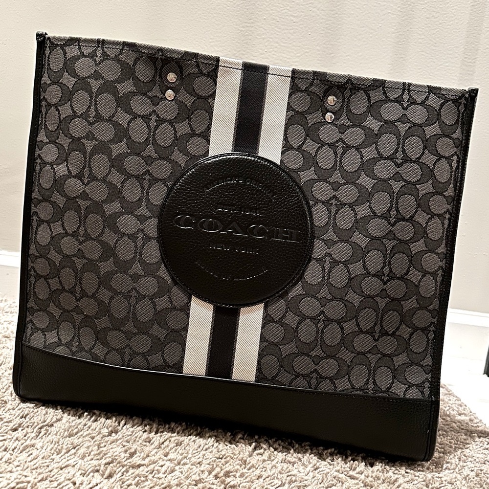 Coach Tote (Like New)
